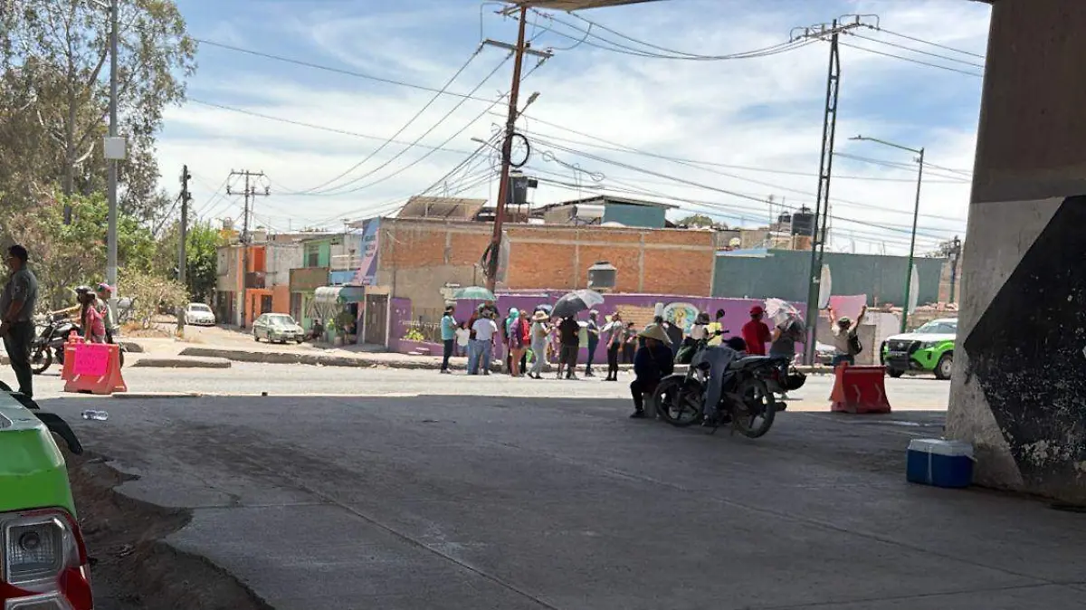 Bloquean Valle de los Fantasmas y Circuito Potosí (2)