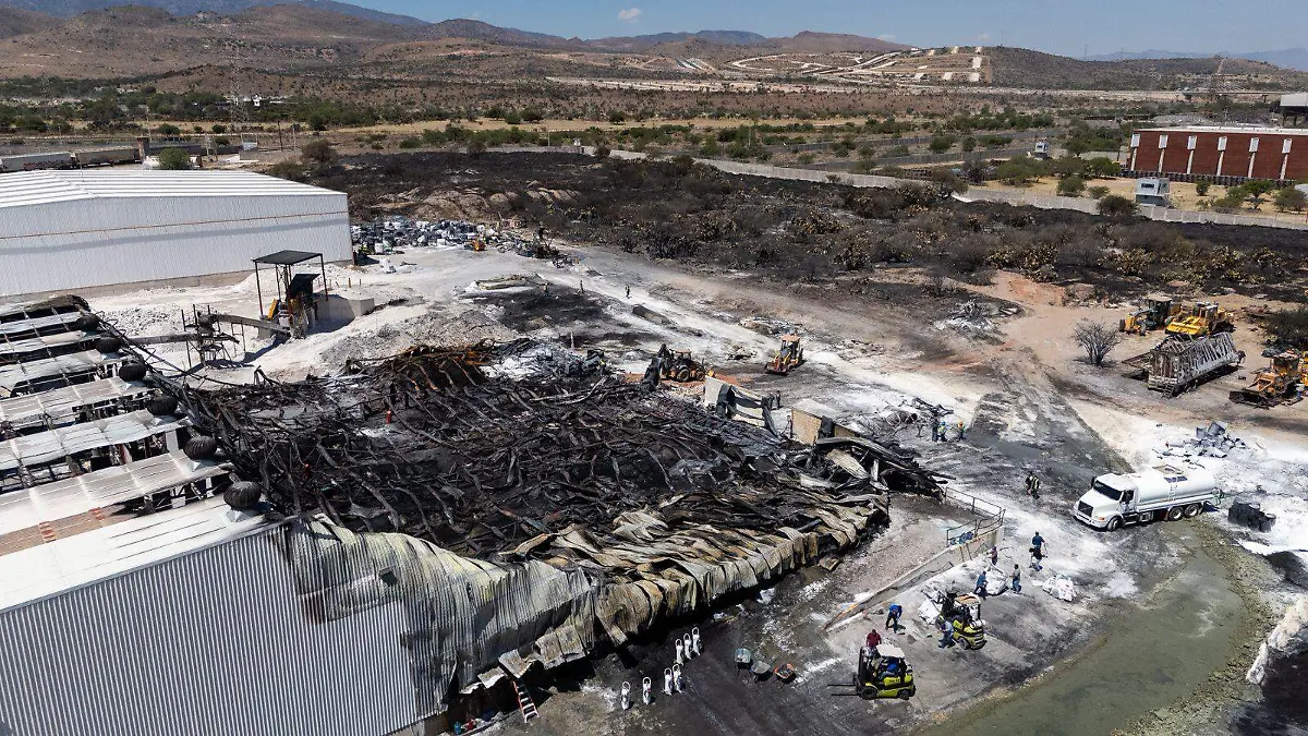 Empresa Polnac después del incendio (1)