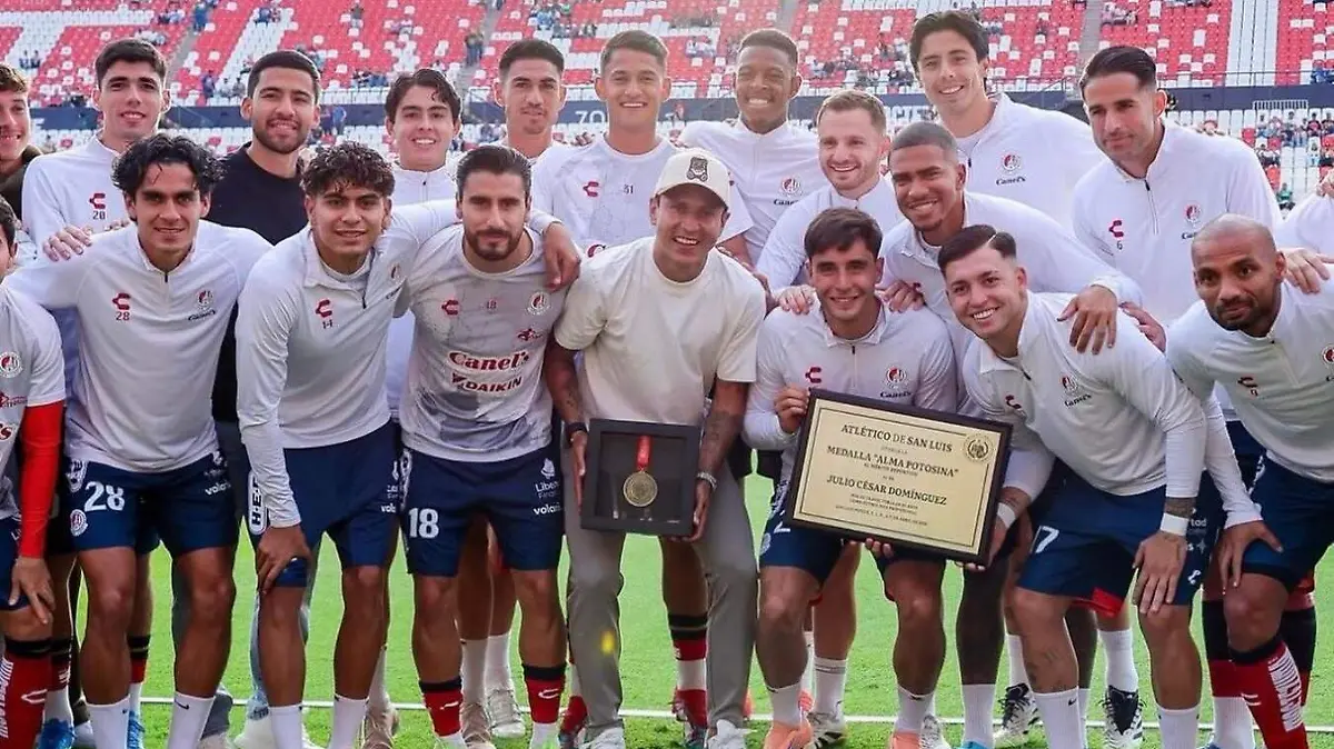 Reconocimiento a Julio César Domínguez