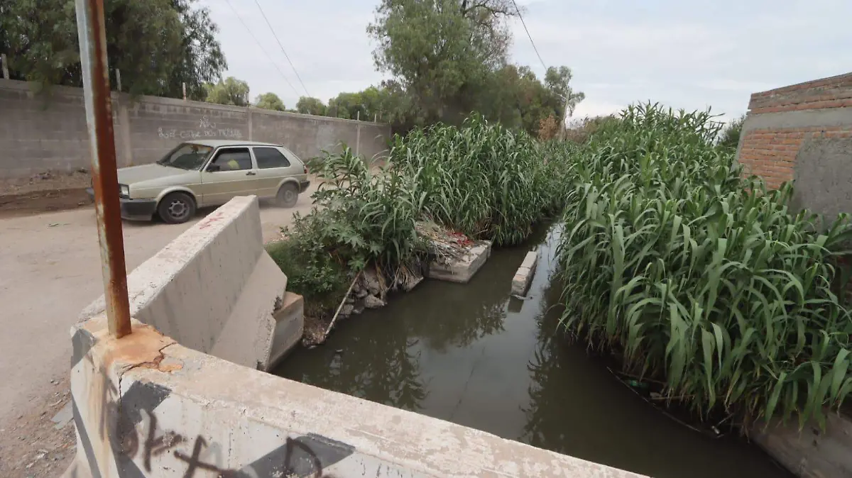 Canal de aguas negras en El Morro (1)