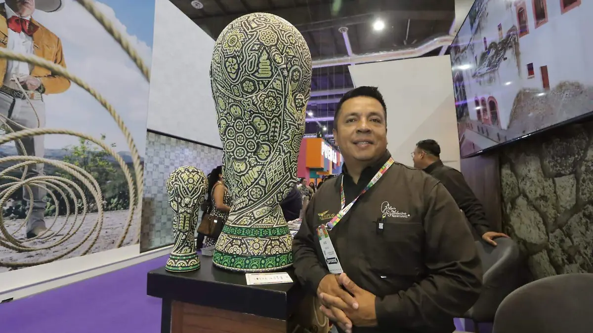 Copa del Mundo con arte huichol (2)