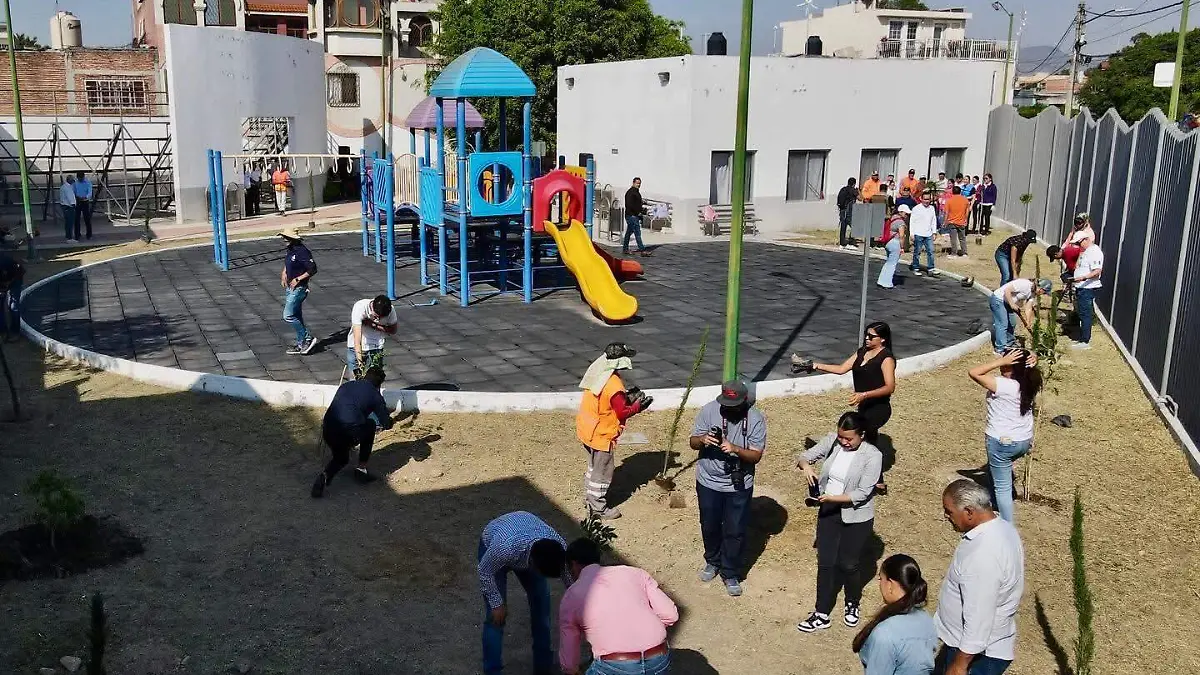 Reforestación centros comunitarios