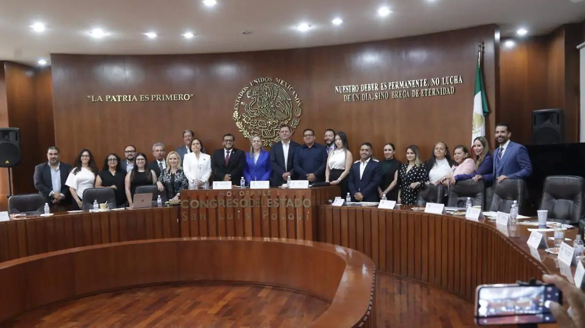 Representantes de la SCJN y diputados potosinos