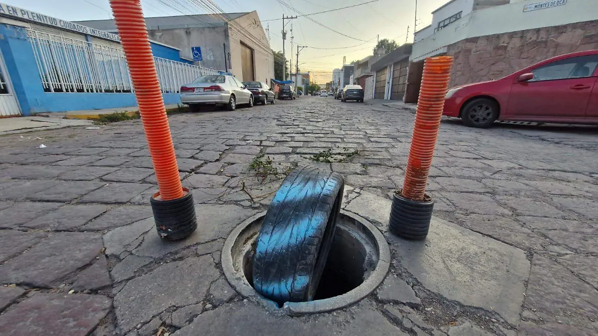 Alcantarilla sin tapa en Tequis (1)