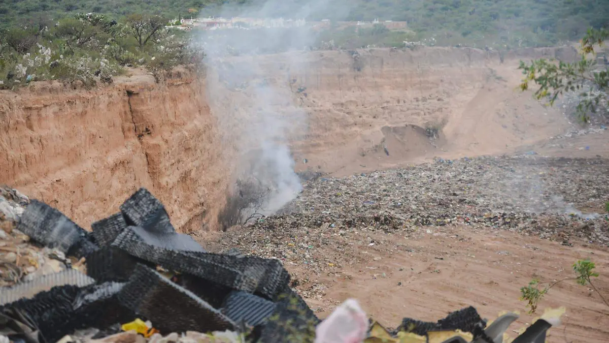 Quema de basura, tiradero ilegal (3)
