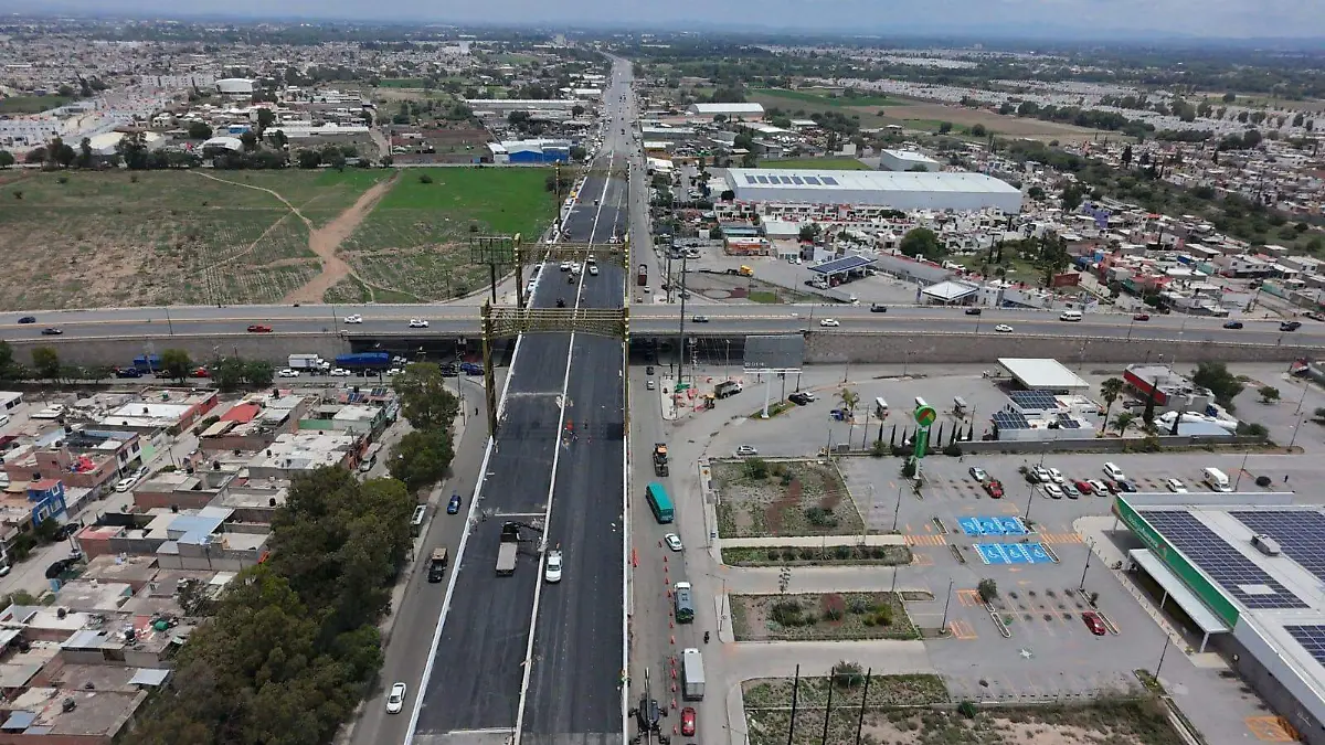 bulevar Valle de los Fantasmas y Circuito Potosí (1)
