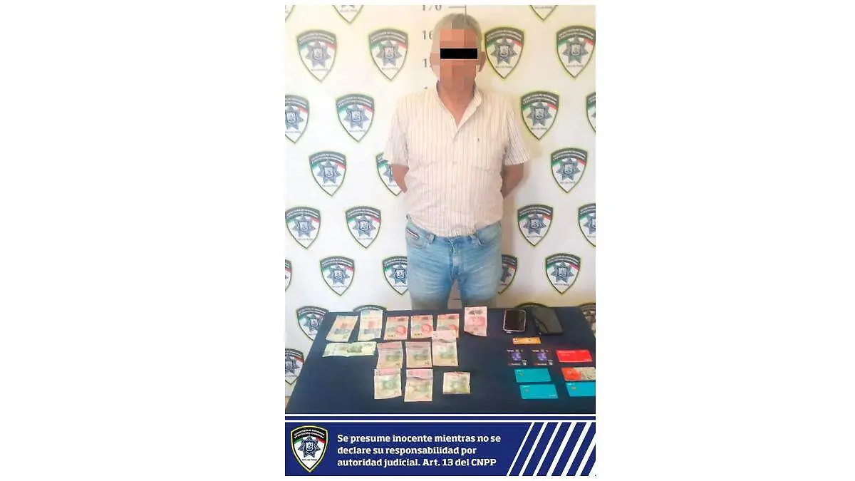 Rafael N, desplazador de tarjetas