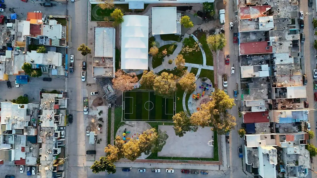 Rehabilitación de plaza en Villa de Pozos