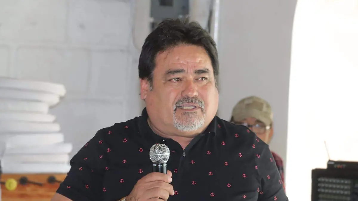 René Isidoro García 5