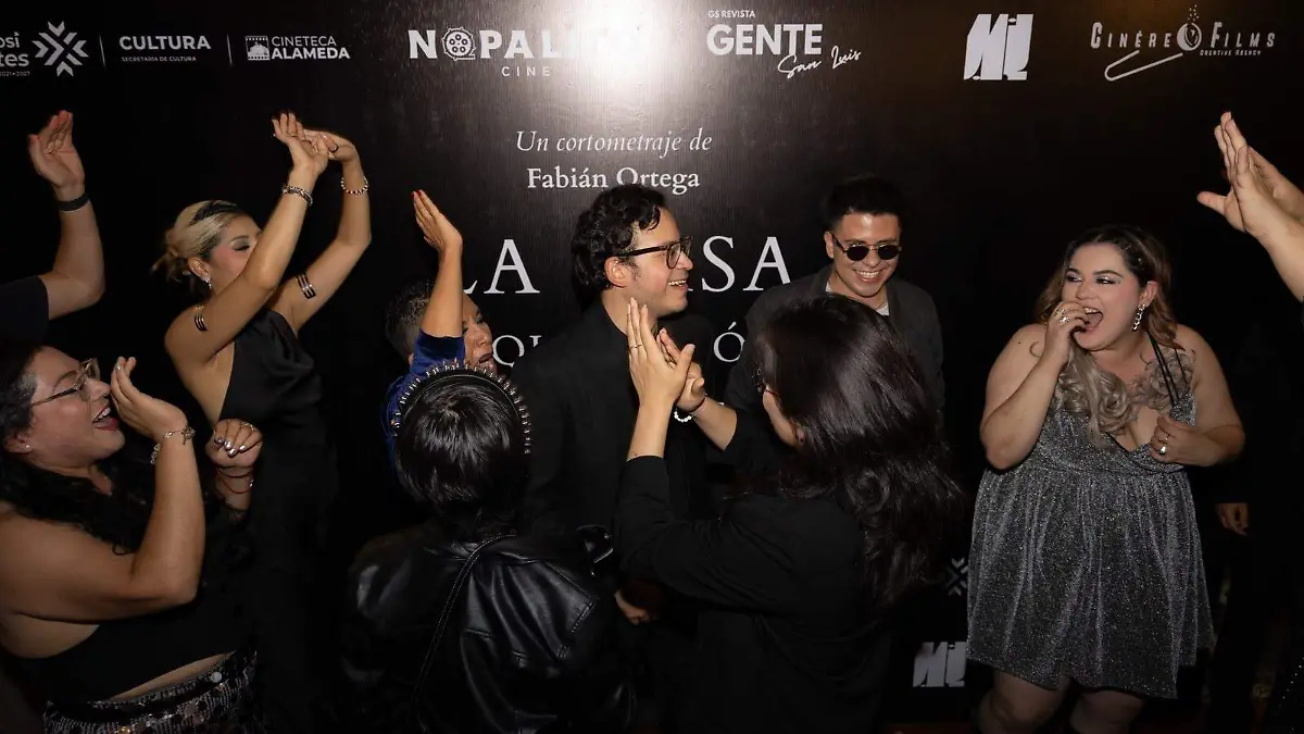 ESTRENO (2)