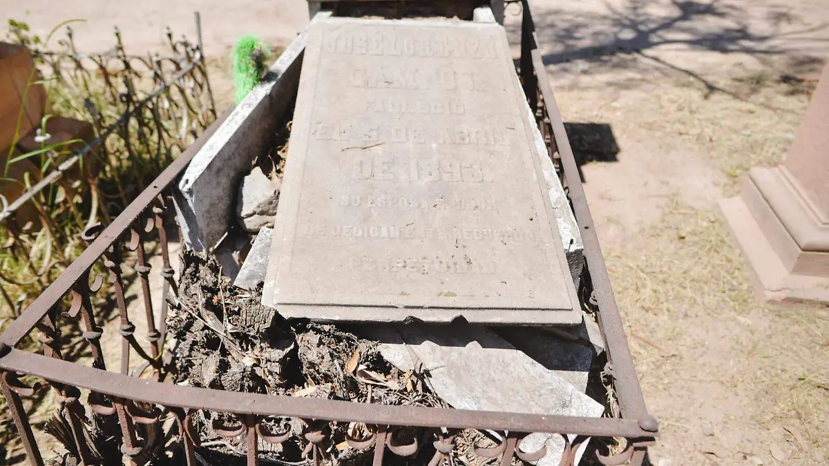 Panteón El Saucito (1)