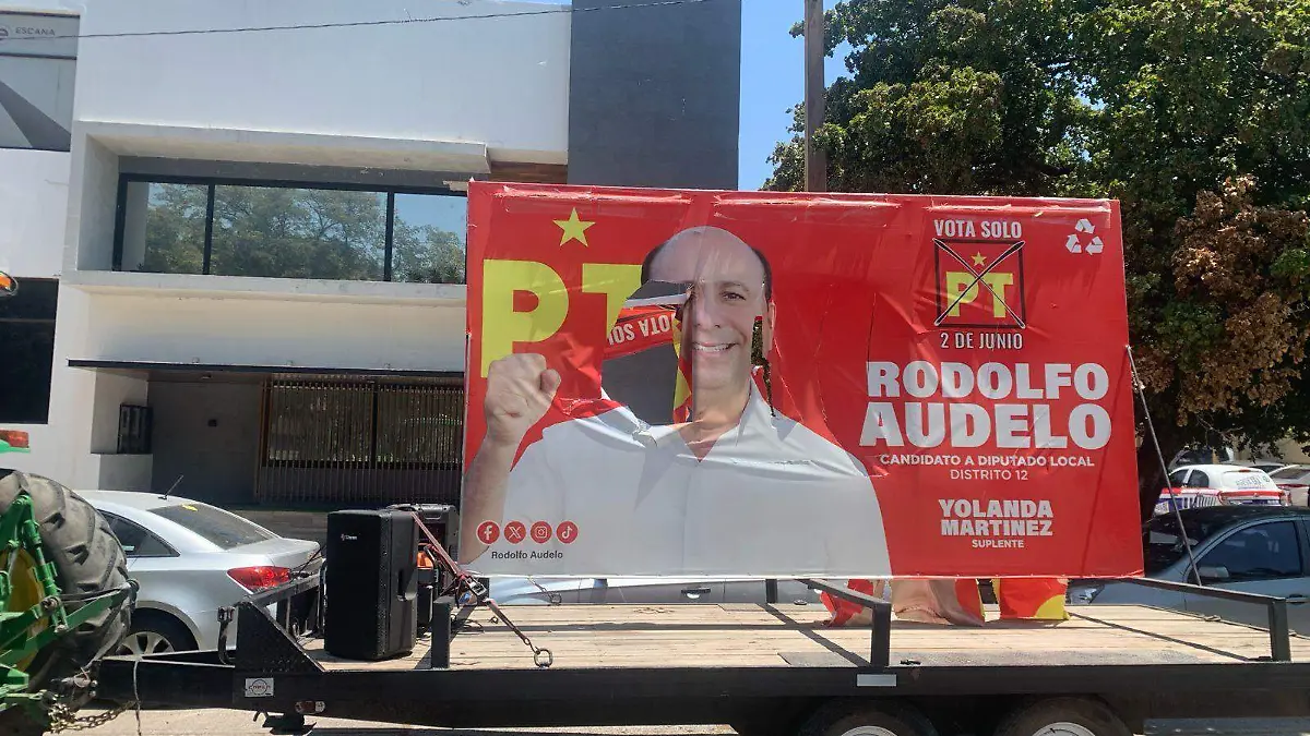 destruyen-lona-de-candidatos