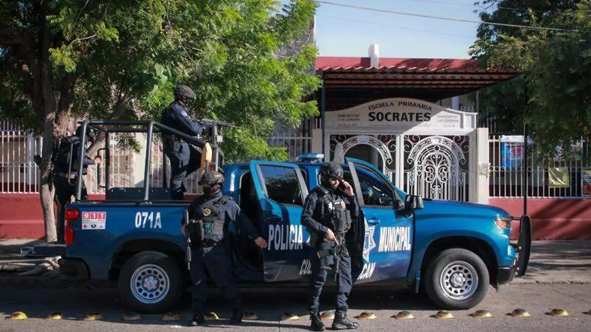 escuela-socrates-vigilancia