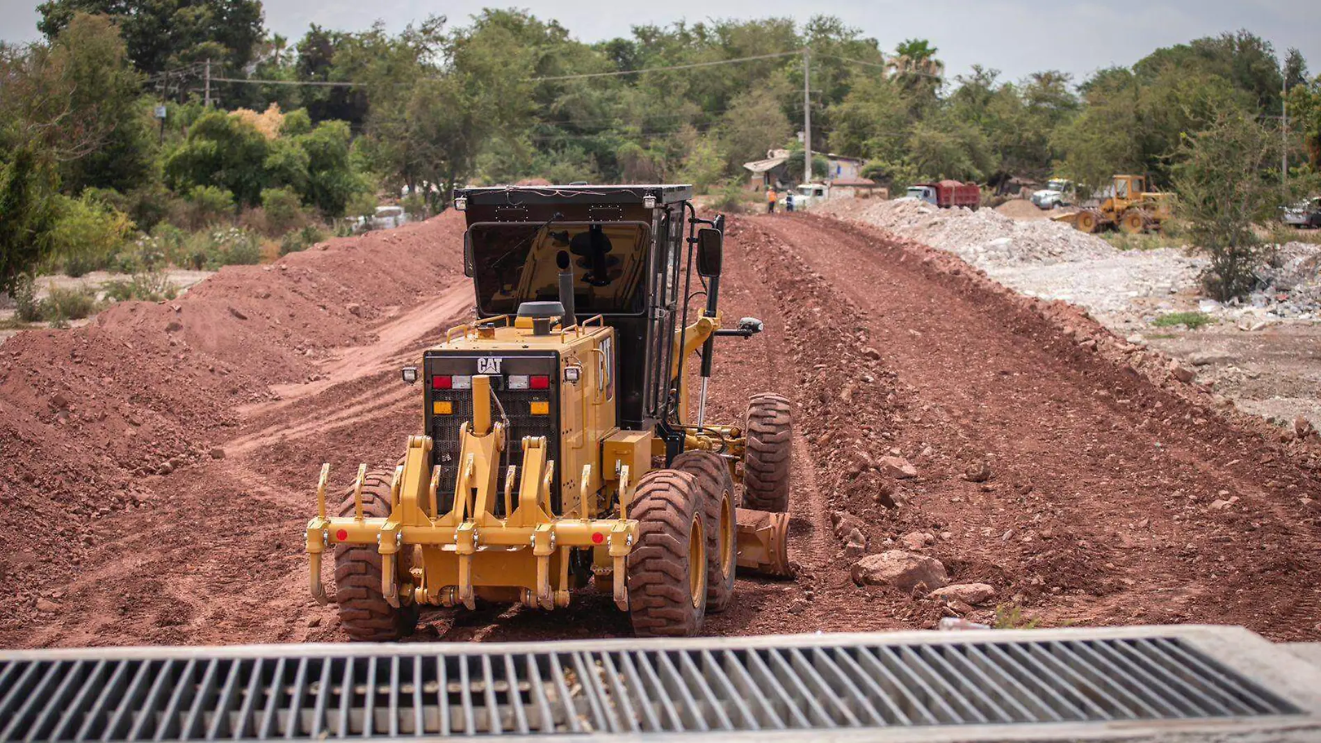 avanza-trabajo-de-pavimentacion