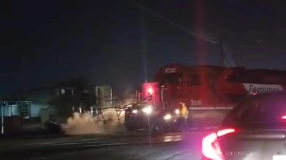 camioneta-arrollada-por-tren