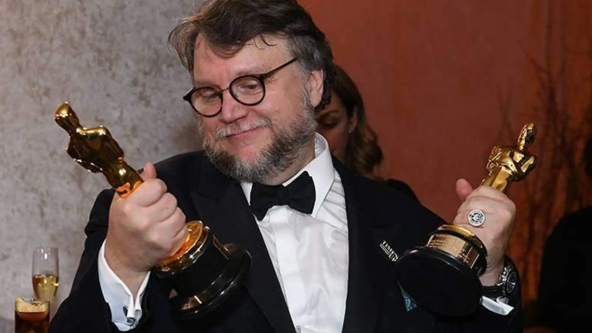 guillermo-del-toro_oscar3