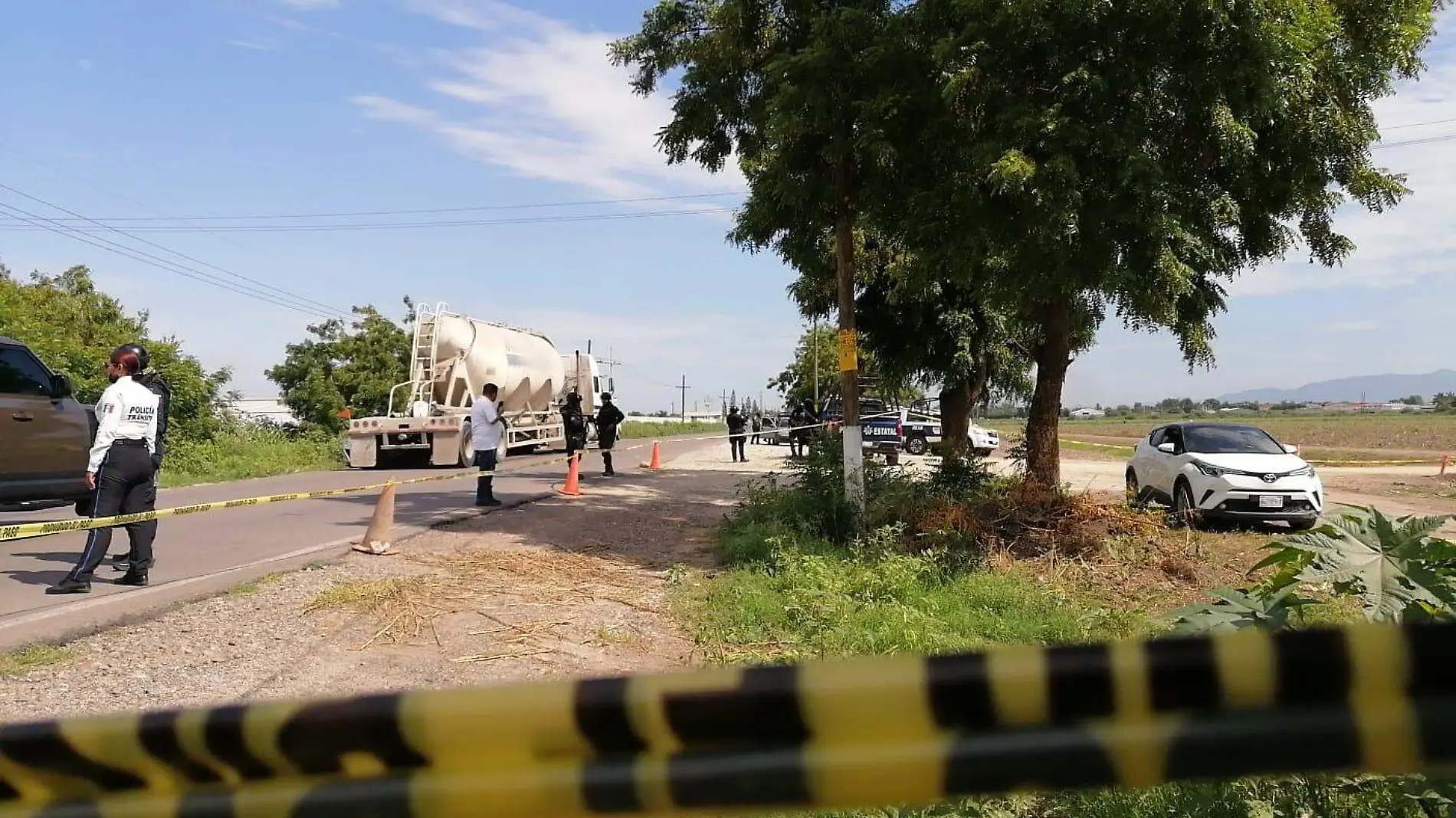 encuentran-dos-cuerpos-abandonados-en-una-camioneta-en-navolato