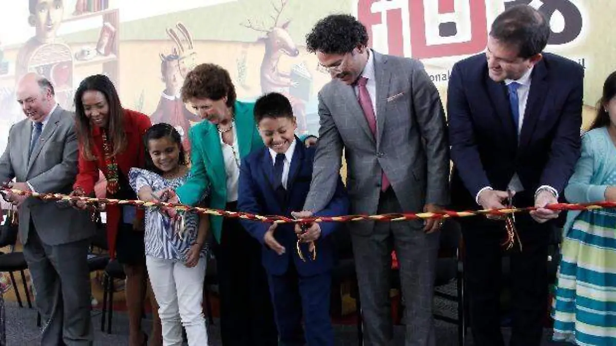 INAUGURA