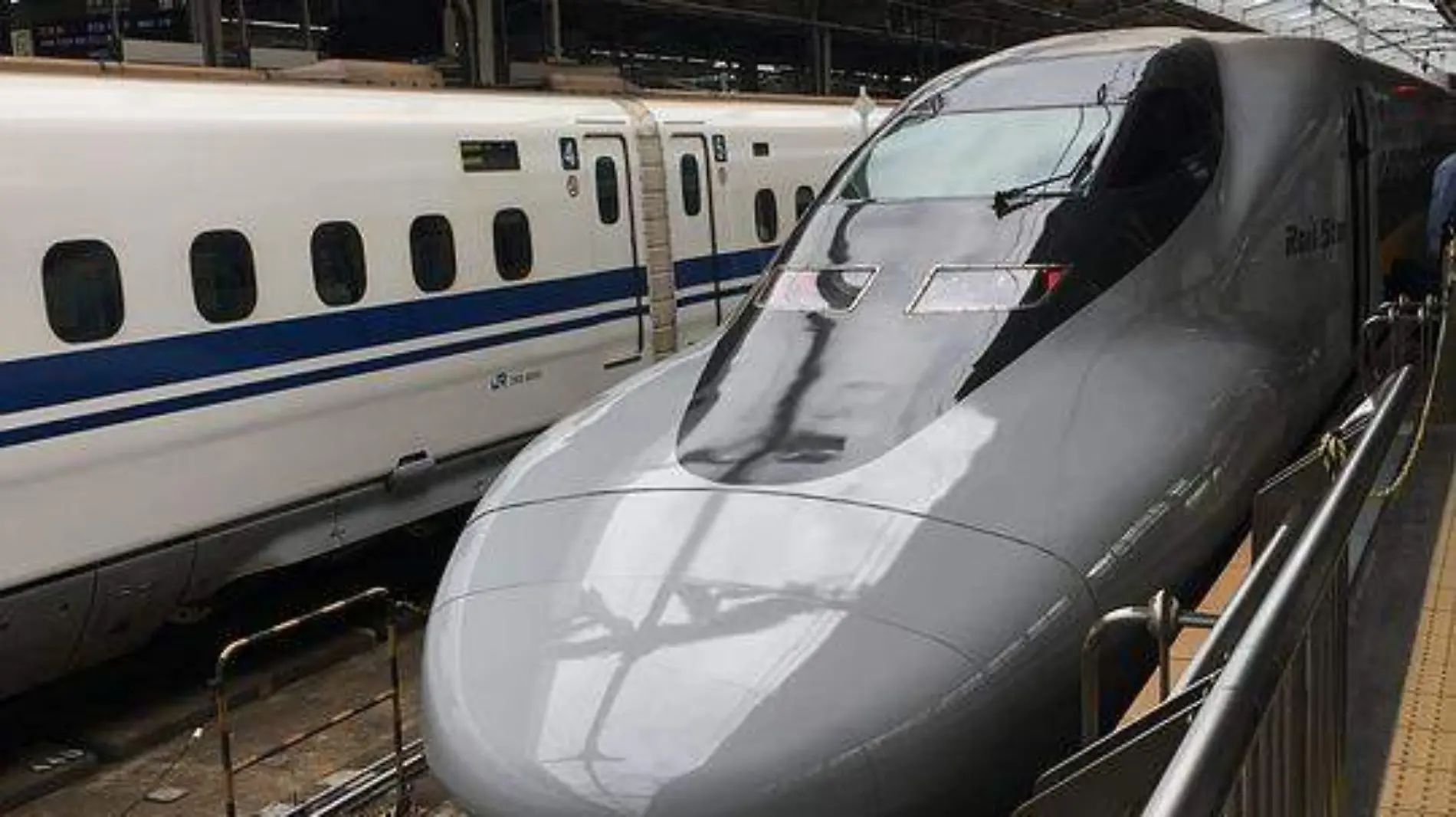 bullet-train-2784374_960_720