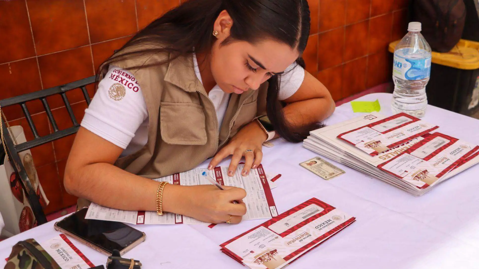 beneficiaran-a-mas-de-142-mil-alumnos-con-programa-leen