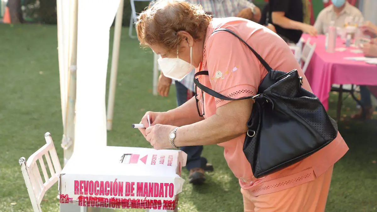 adultos-mayores-primeros-en-pparticipar-en-revocacion-de-mandato