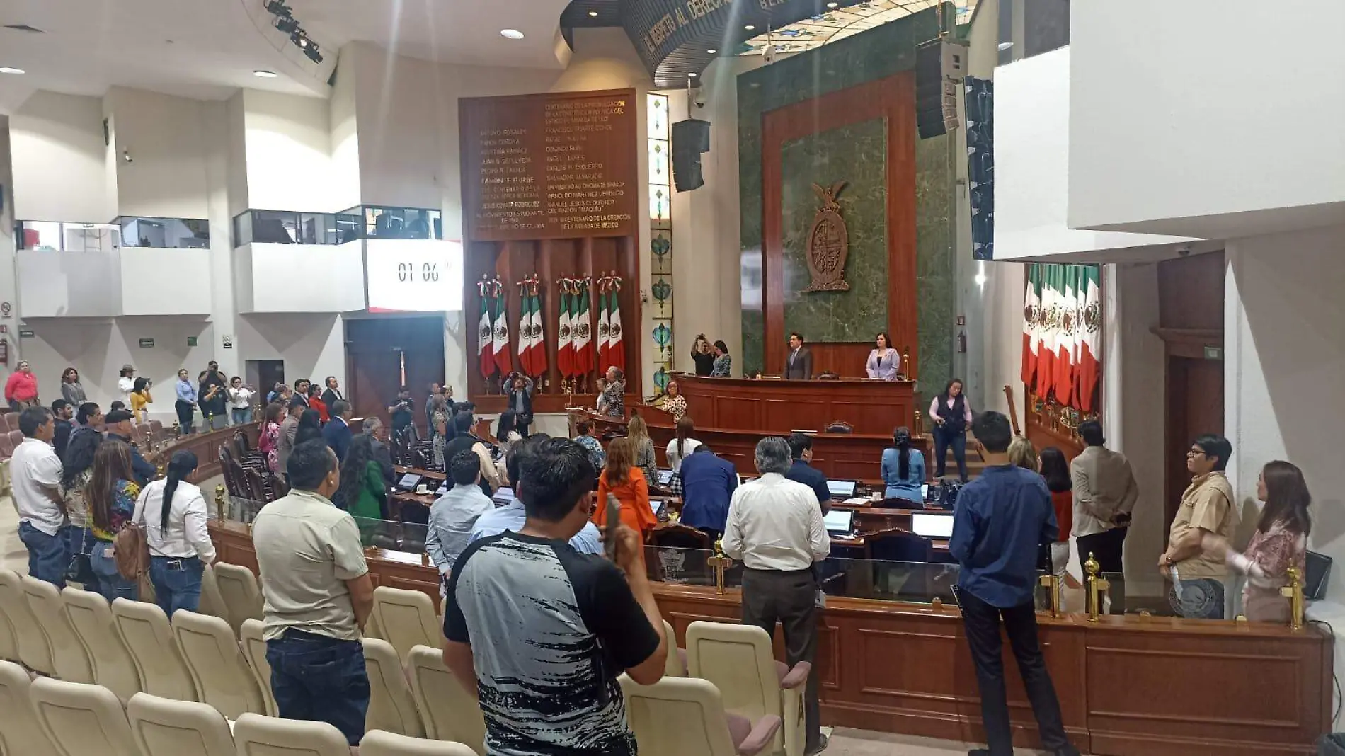 pleno-guarda-minuto-de-silencio-por-javier-valdez