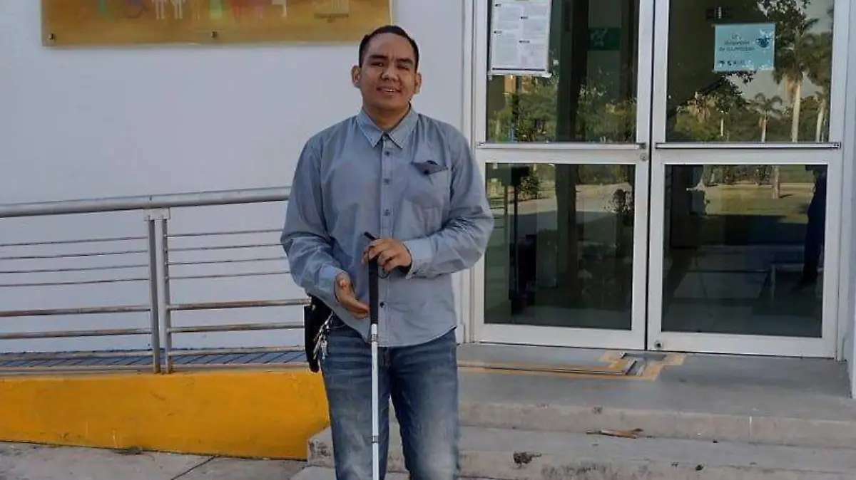 La ceguera no venció a Manuel Valdez