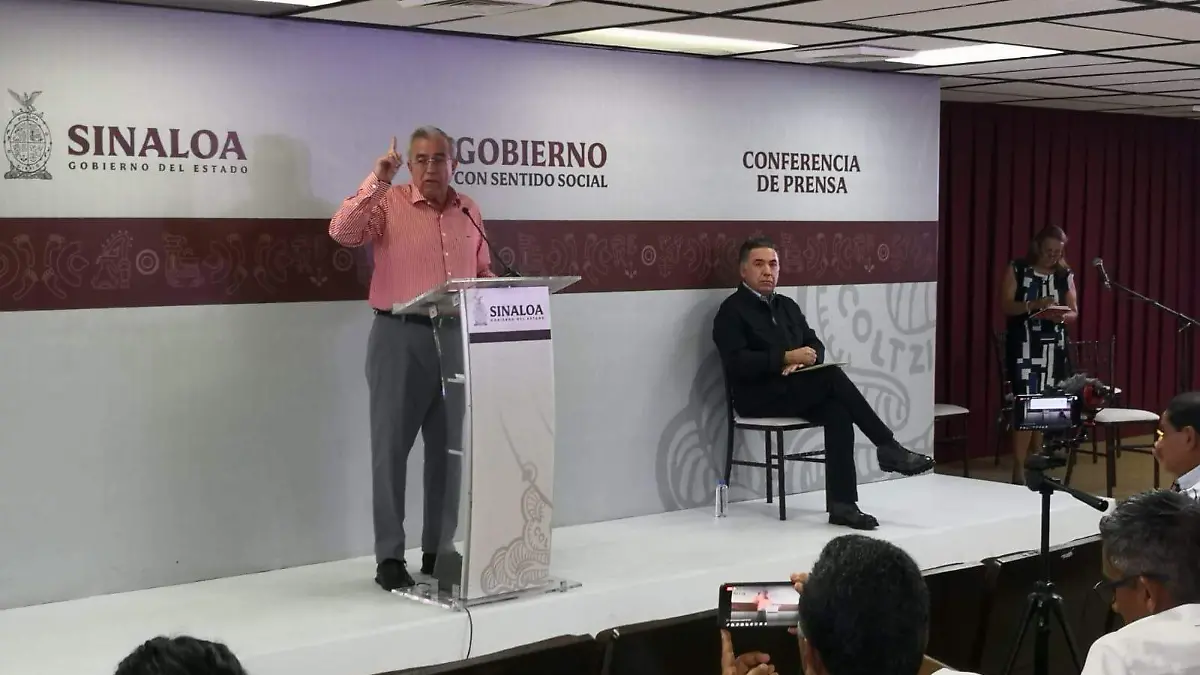 rocha-moya-conferencia-semanera