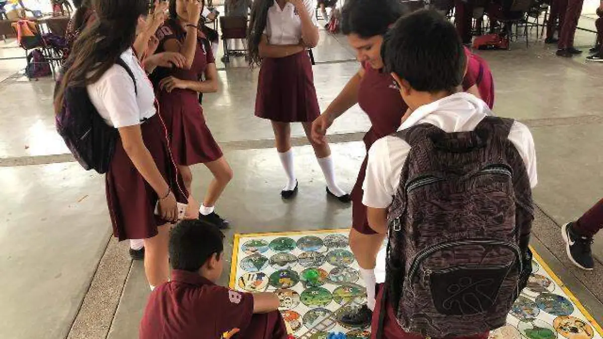 JOVENES DOS