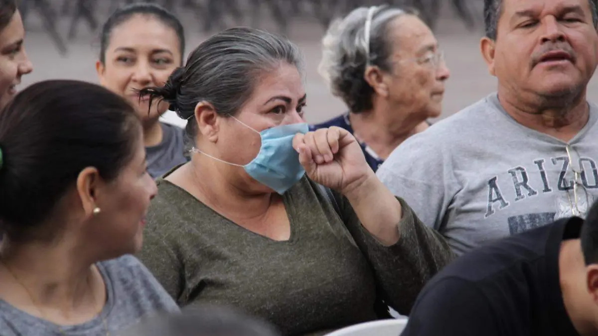 gente con cubrebocas 1