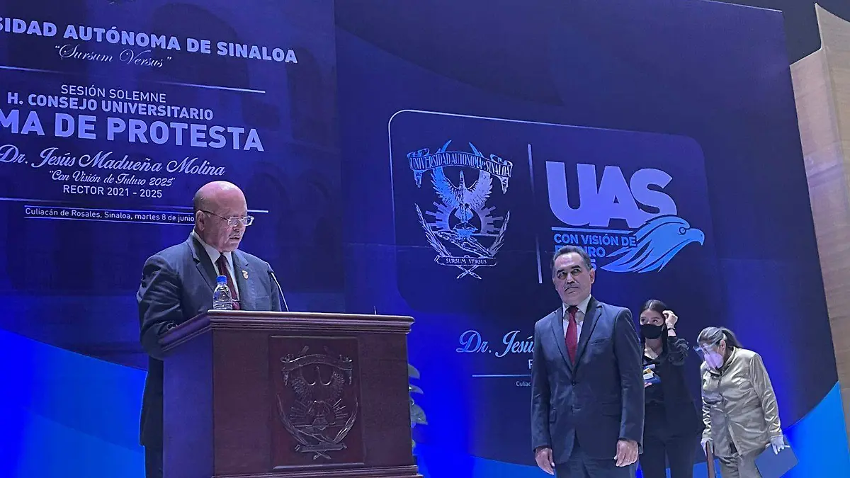 Jesús-Madueña-asume-la-rectoría-de-la-UAS