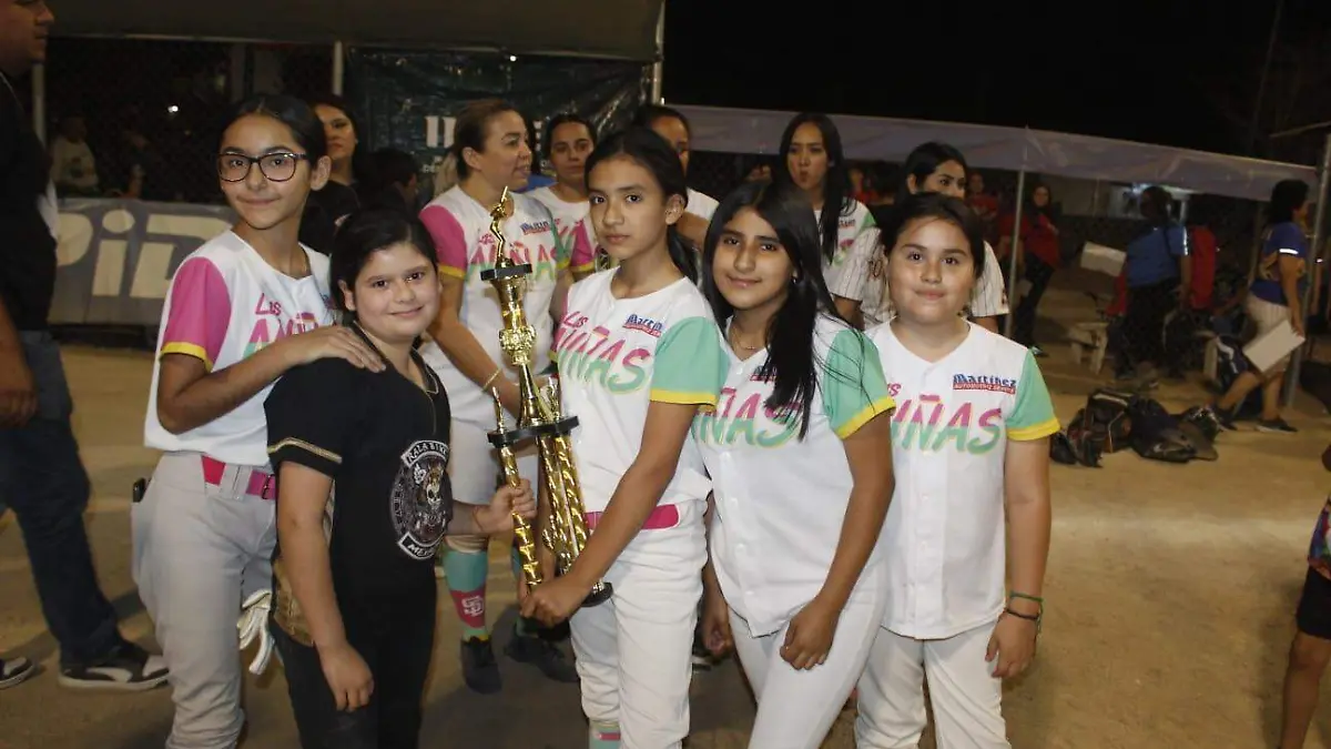 se-corona-team-niñas