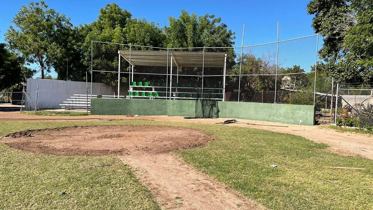 campo de beisbol de Caimaneros