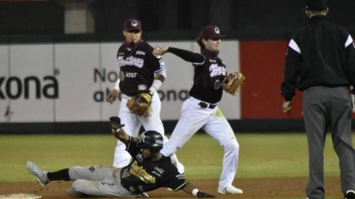 TOMATEROS CUATRO