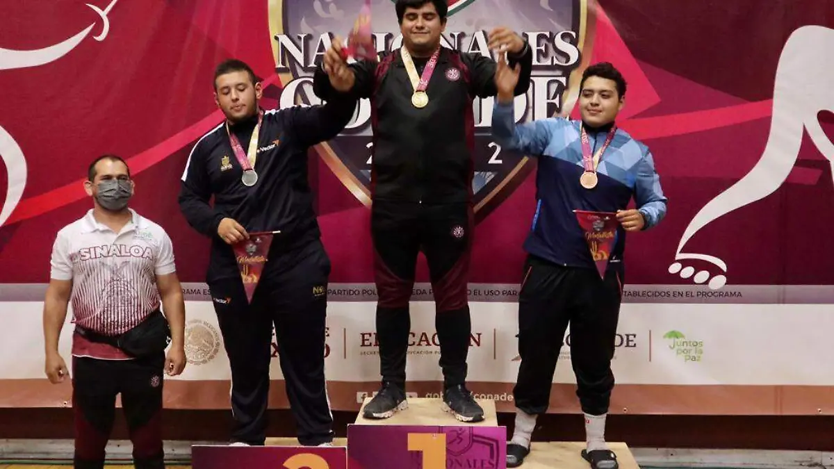 Despide luchas Sinaloa con metal dorado