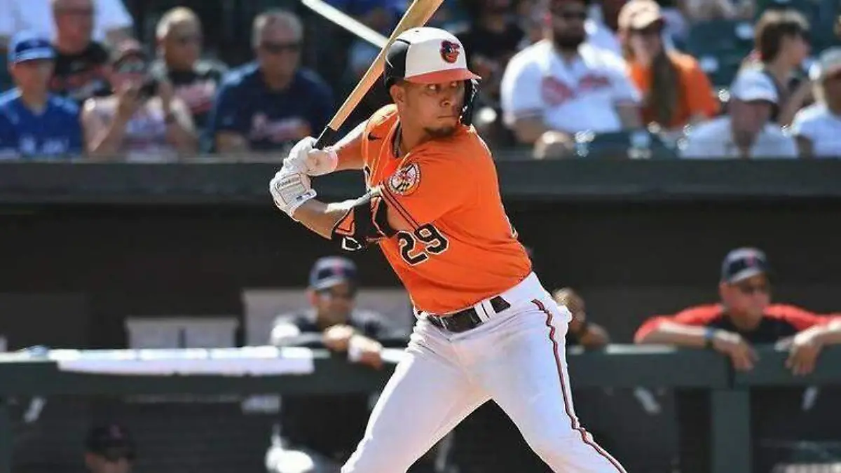 ramon-urias-y-septimo-cuadrangular-con-los-orioles