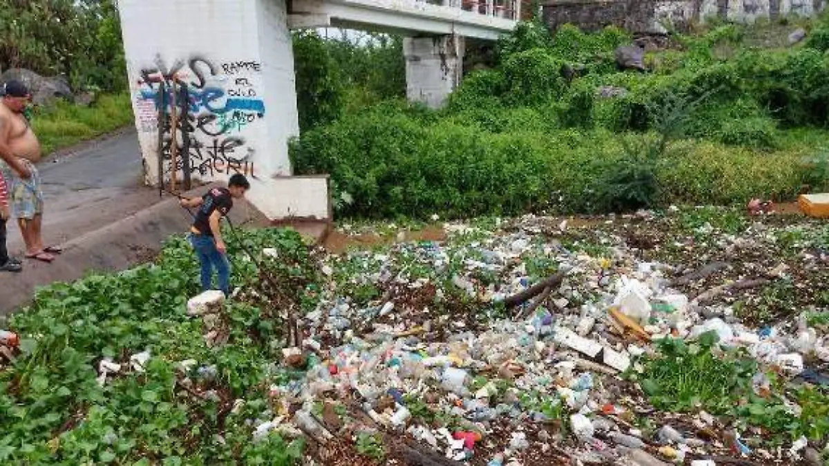 BASURA UNO