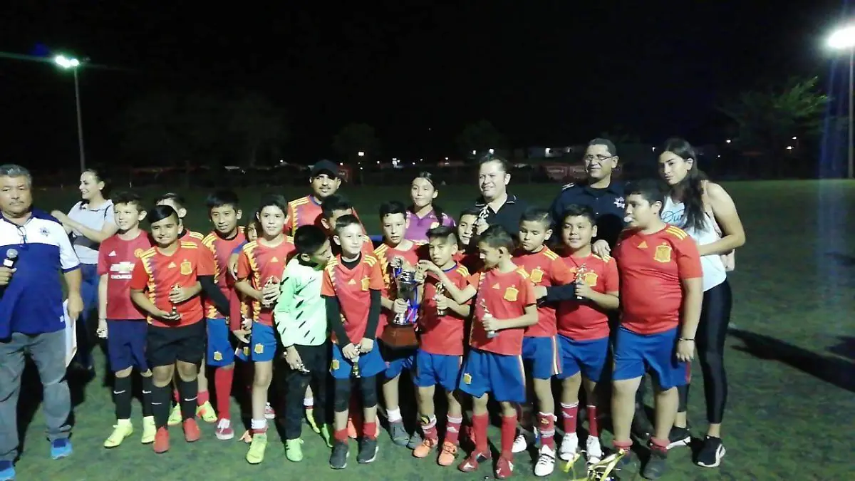 Finisterra campeón en Infantil Varonil