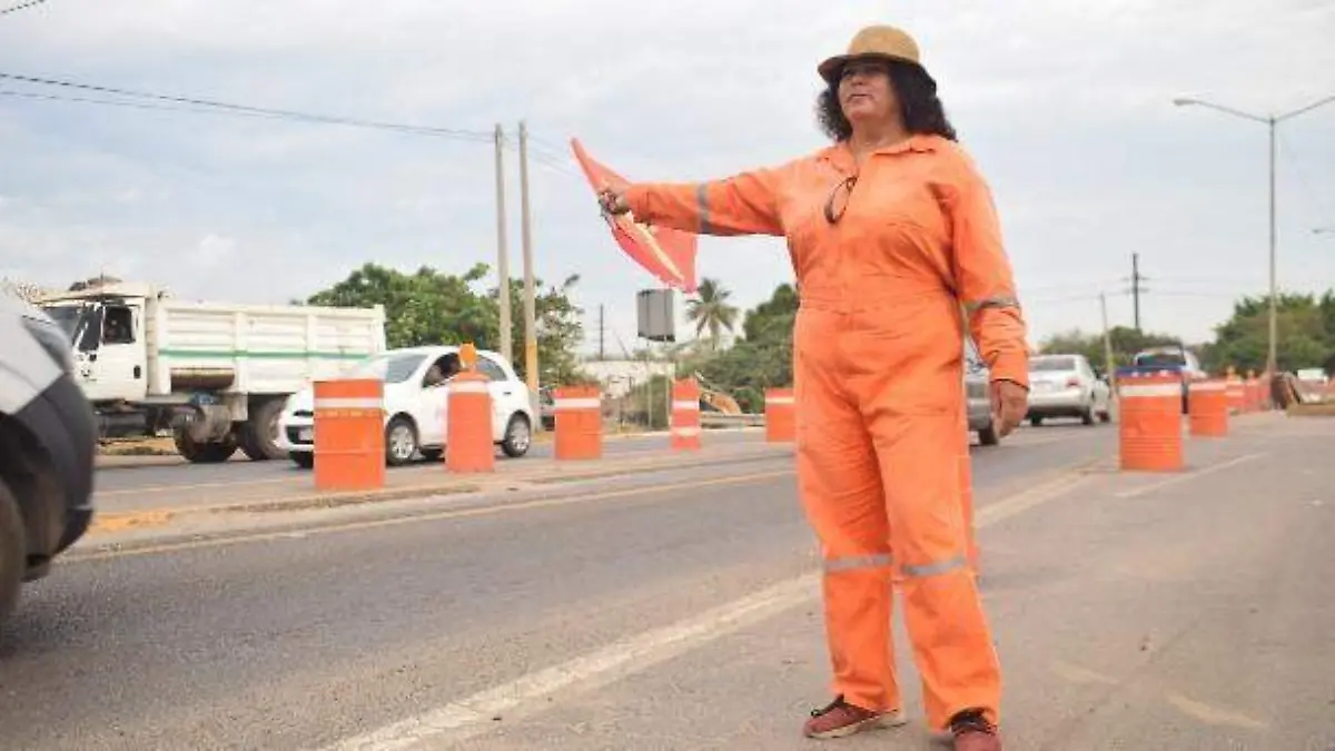 MUJER