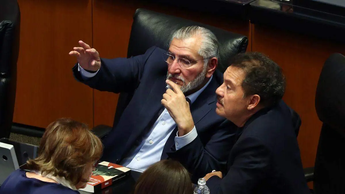 Adán Augusto López en sesión del Senado