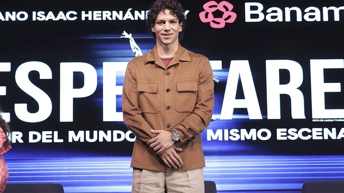 ISAAC HERNÁNDEZ 