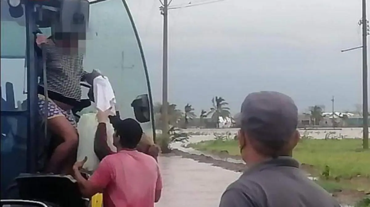 apoyan-a-mujer-embarazada