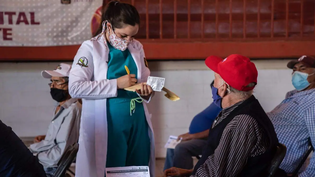 vacunación adultos mayores6.50 PM