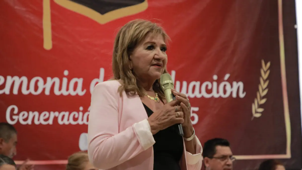 Tere-guerra-graduación