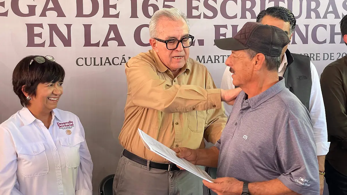 rocha-entrega-escrituras-