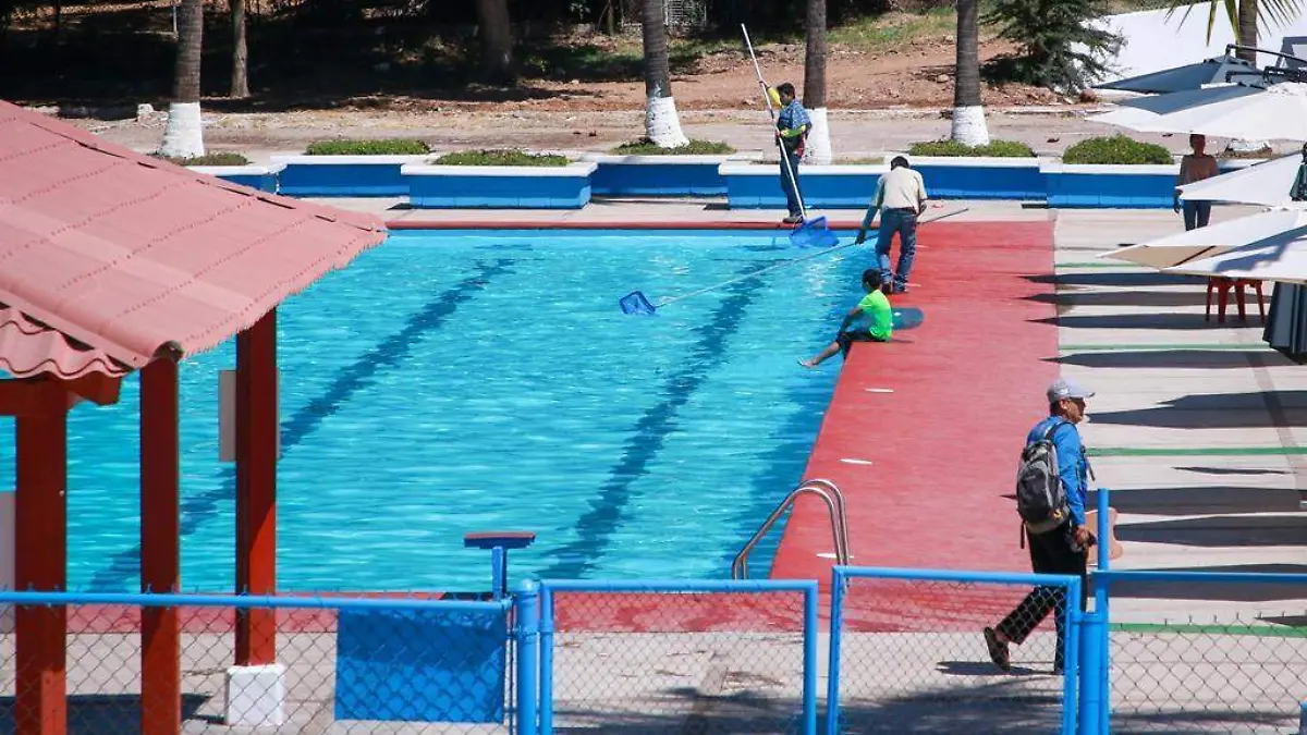 limpiando - albercas-parque87