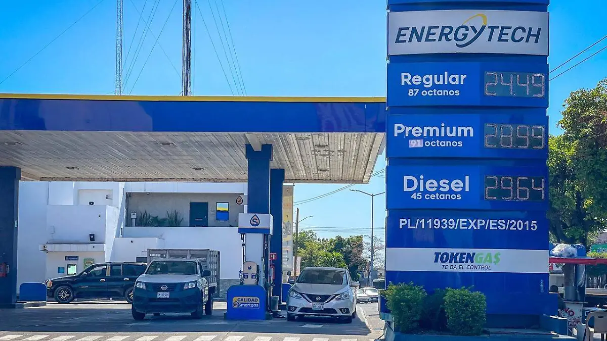 Diésel-auento-gasolinera