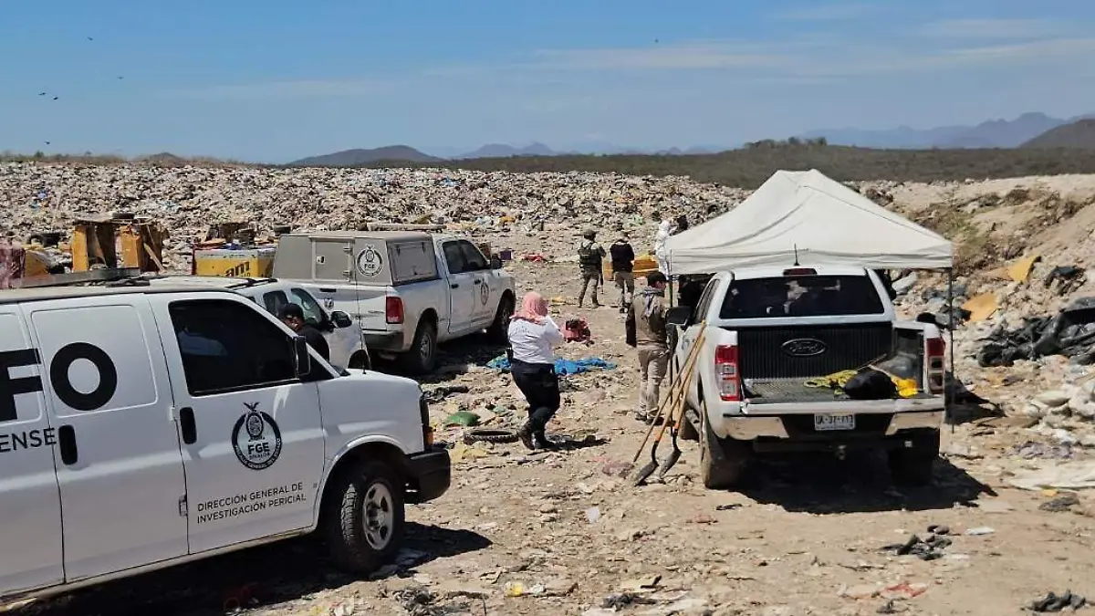 dos- ejecutados- plastico