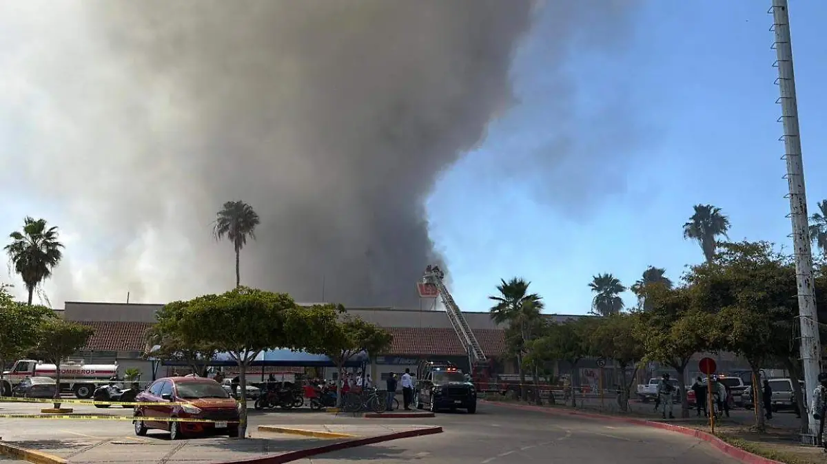 incendio - mochis- plaza