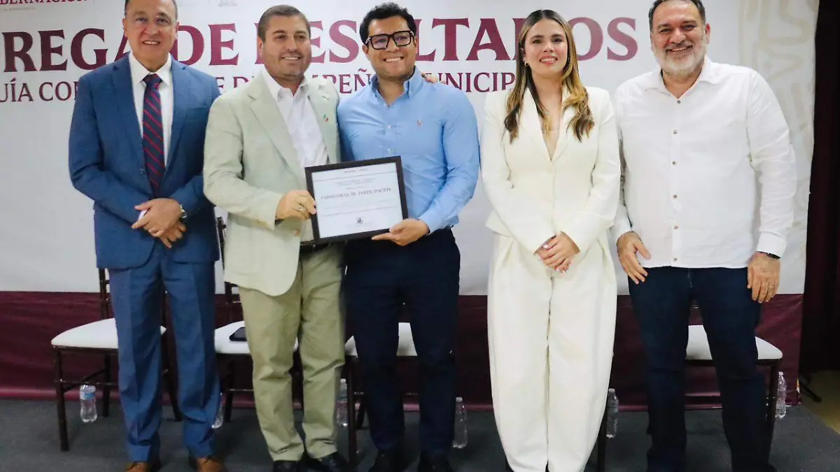 Badiraguato recibe reconocimiento por desempeño gubernamental